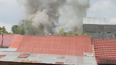 Kebakaran di Perumahan Citra Land, Jambi Dua Orang Cidera