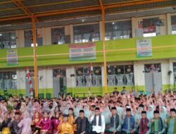 Hendri Sapta Tinjau Kegiatan Belajar di SMP 5 Padang 
