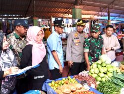Kapolres Takalar Bersama Forkompinda Dampingi Bupati Sidak di Pasar Tradisional