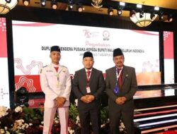 Wakil Bupati Siak Husni Merza Menerima Duplikat Bendera Pusaka dari Ketua BPIP RI 