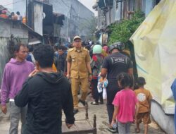 Husni Mubarak SE.,MM,. Meninjau Lokasi Kebakaran Di wilayah Kecamatan Makassar