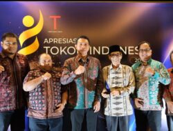 Fadhil Pemimpin Daerah Terbaik Penghargaan Tokoh Indonesia Tingkat Nasional Kembali di Terimanya